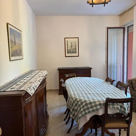 Appartamento Casa Monterosa Near Stations&city Center
