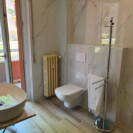 Casa Monterosa Near Stations&city Center Appartamento *